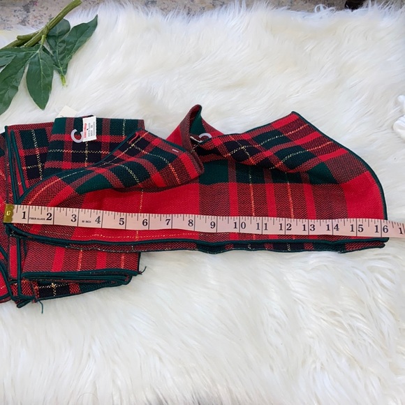 Festive Christmas Plaid Napkins set of 4 - Picture 16 of 17